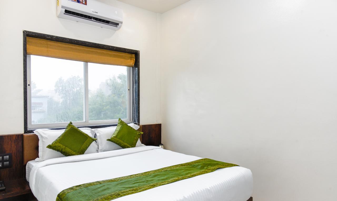 Hotel Treebo Malhaar Regency Chinchvad Exterior foto