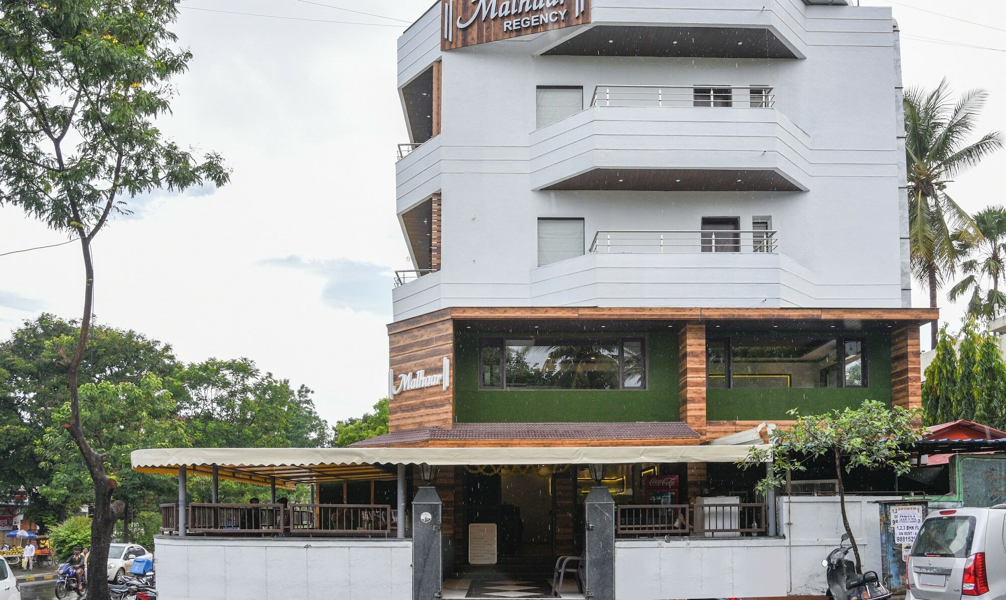 Hotel Treebo Malhaar Regency Chinchvad Exterior foto
